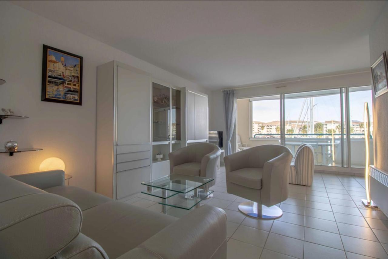 Apartment With Balcony And View On The Port Fréjus Екстериор снимка