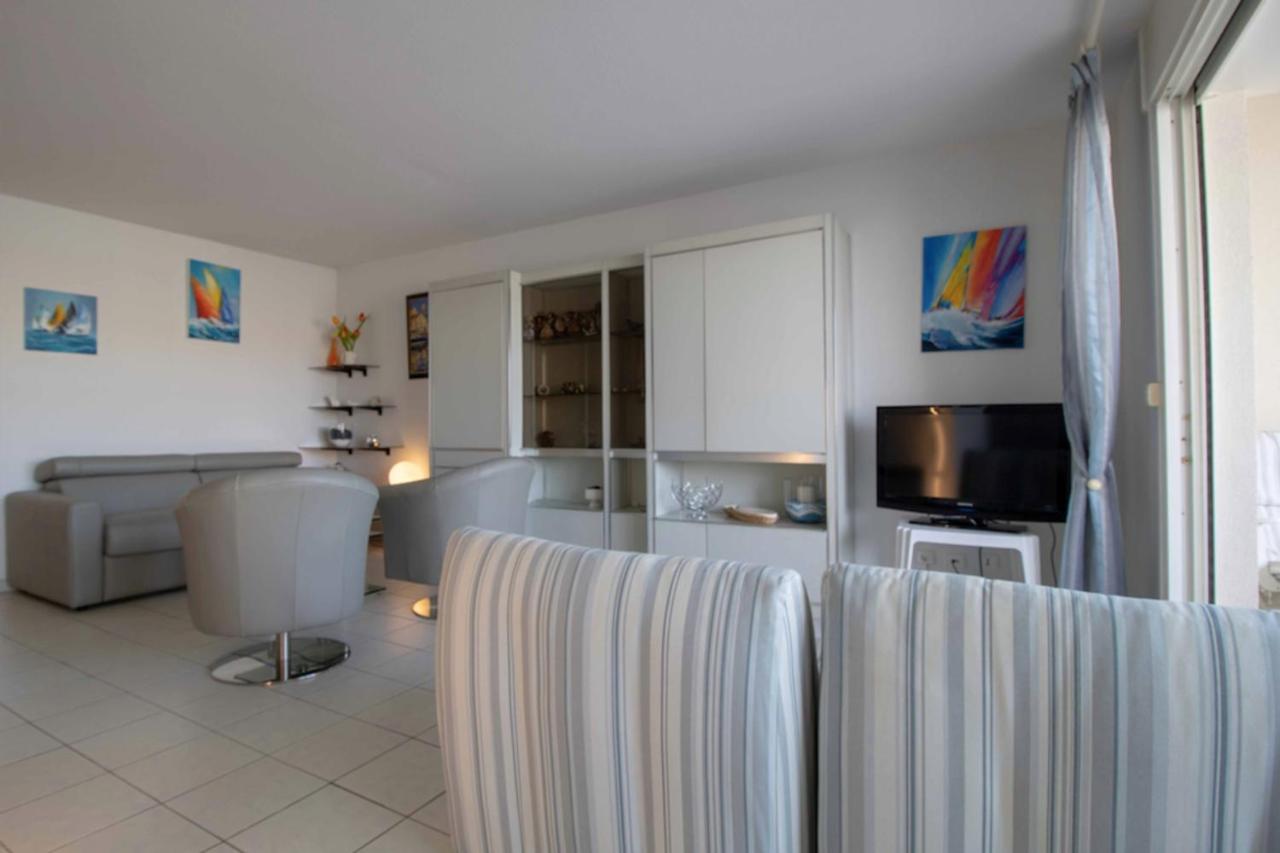 Apartment With Balcony And View On The Port Fréjus Екстериор снимка