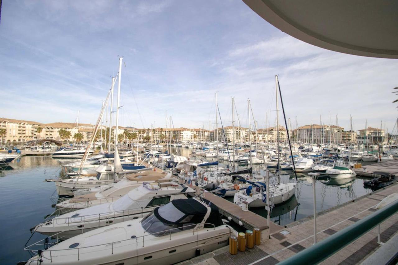 Apartment With Balcony And View On The Port Fréjus Екстериор снимка